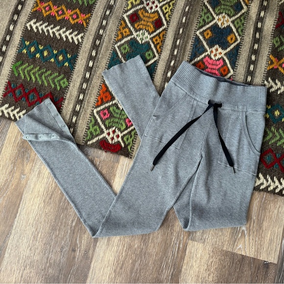 Lululemon Ribbed Knit Legging Jogger Grey 6 EUC Cashmere Blend - Picture 1 of 11